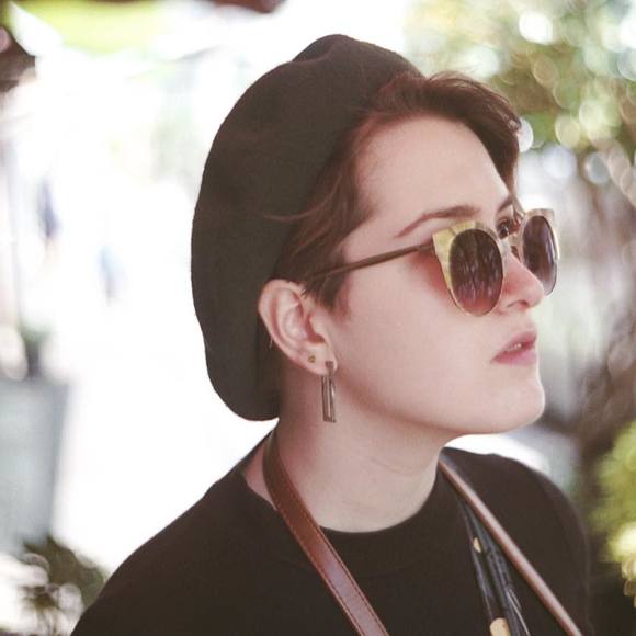 Meet your Posher, Margot - Picture 1 of 1